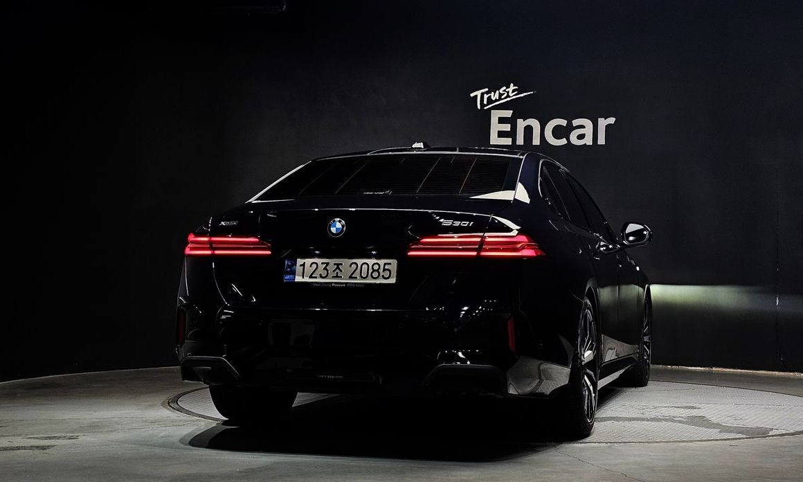 BMW 5-Series 530i xDrive M Sport, 2024