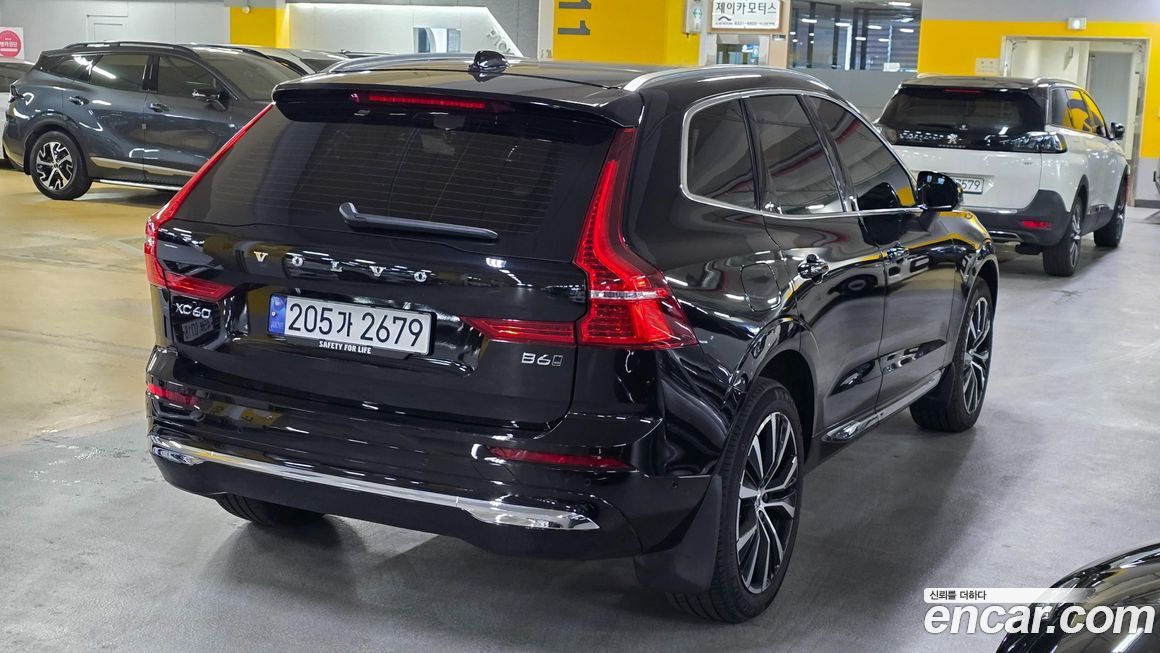 Volvo XC60 B6 Ultimate Bright, 2024