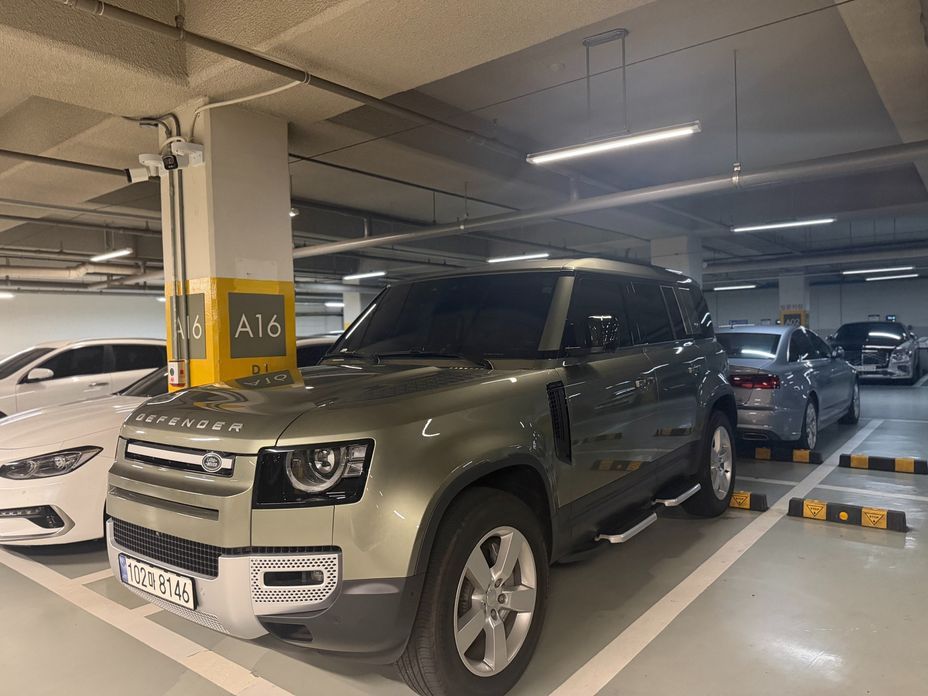 Land Rover Defender 110 D300 HSE, 2023