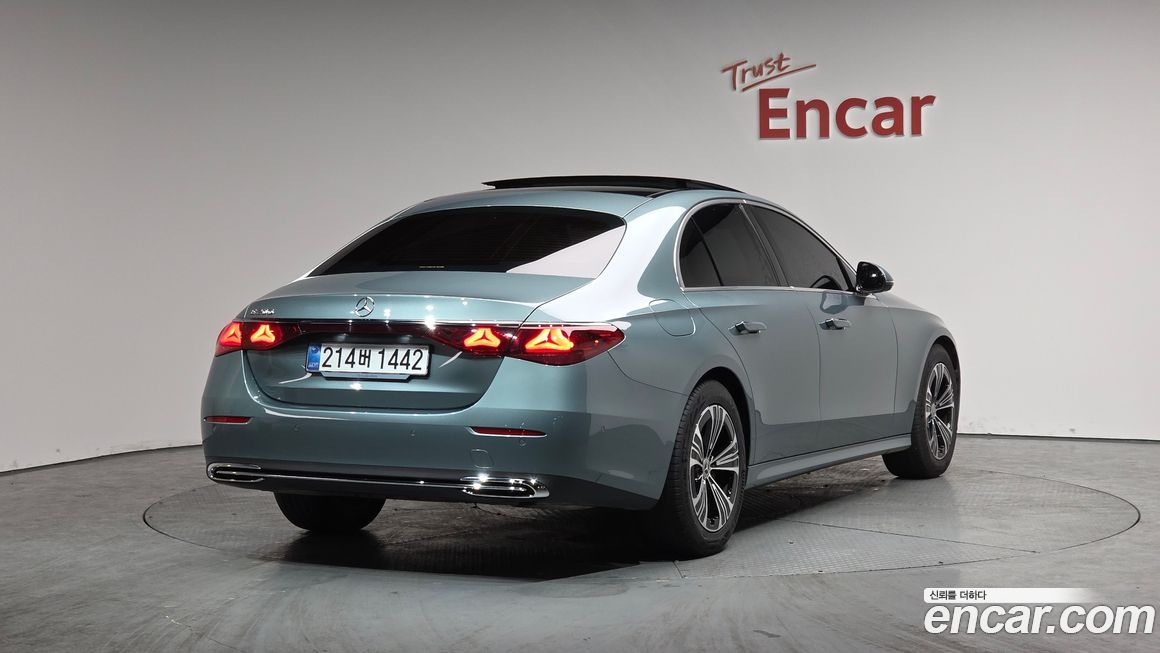 Mercedes-Benz E-Class E200 Avantgarde, 2025