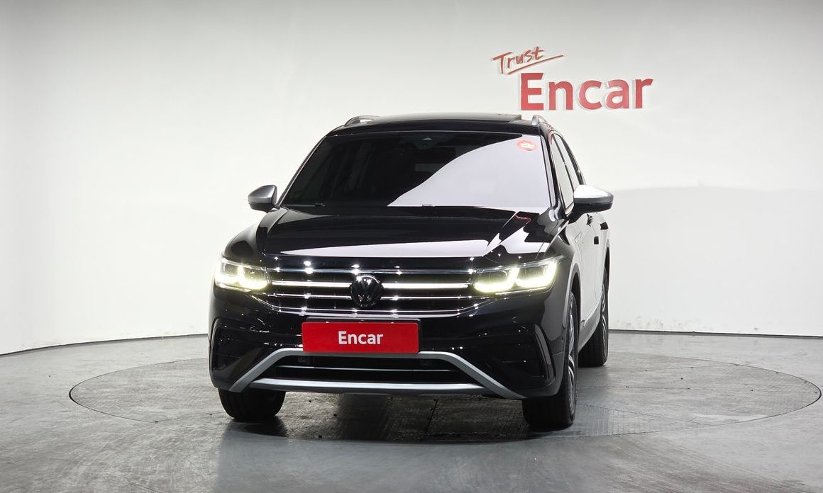 Volkswagen Tiguan 2.0 TSI Prestige, 2024