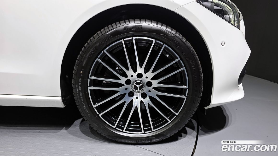 Mercedes-Benz C-Class C200 Avantgarde, 2025