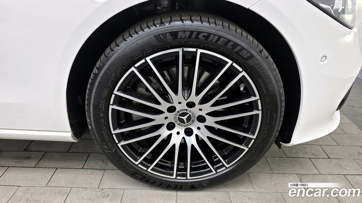 Mercedes-Benz C-Class C200 Avantgarde, 2025