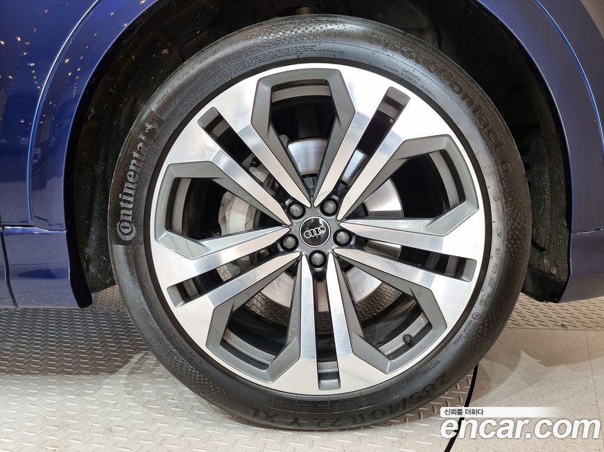 Audi Q8 55 TFSI Quattro Premium, 2023