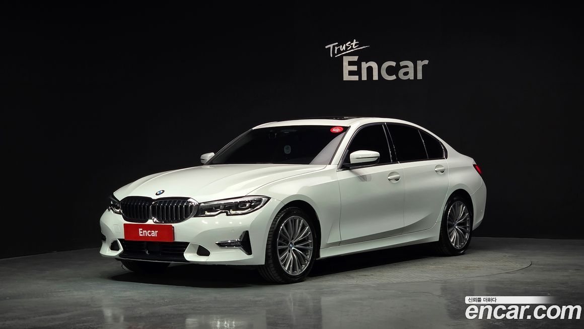 BMW 3-Series 320i Luxury, 2022