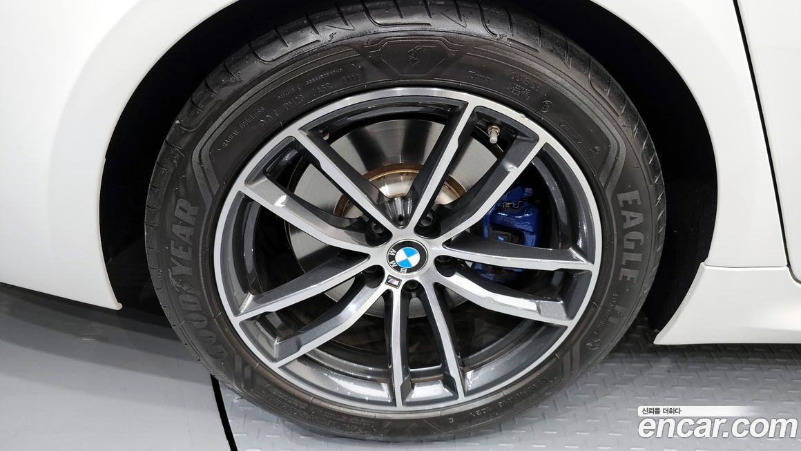 BMW 5-Series 520i M Sport, 2023