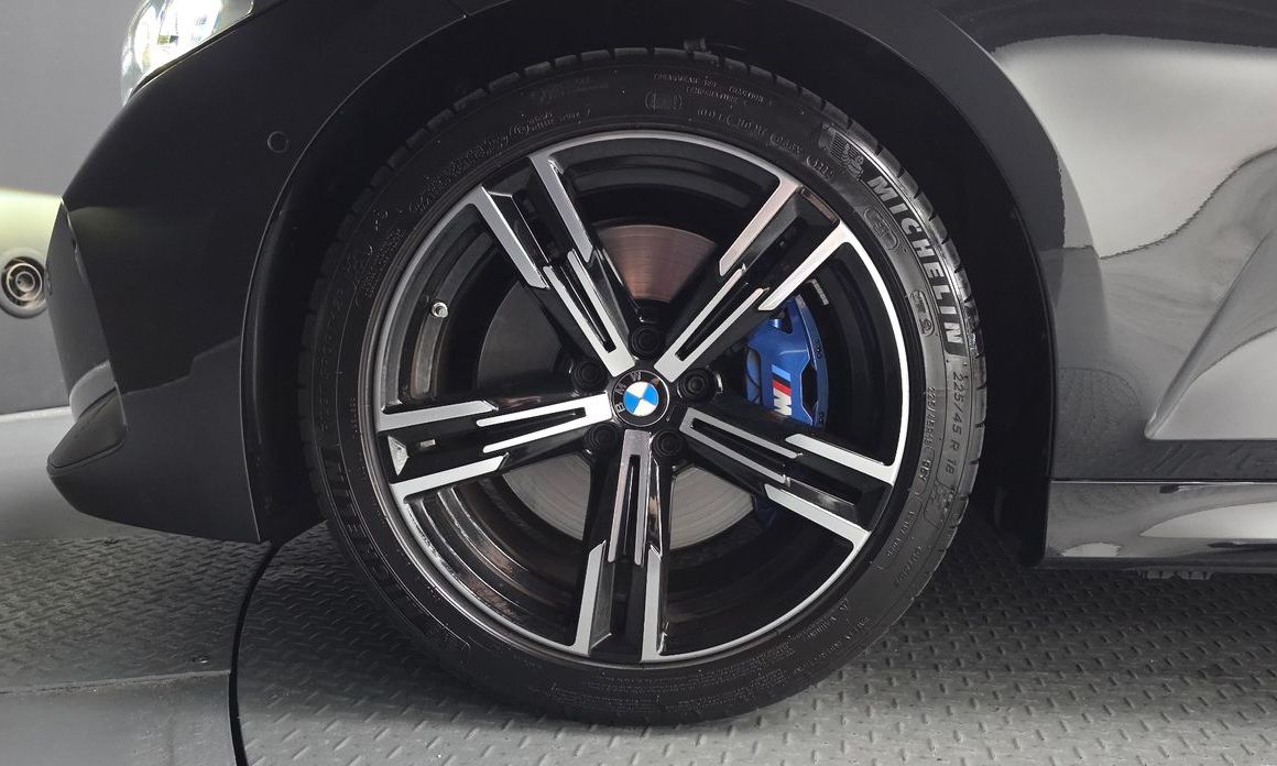 BMW 3-Series 320i M Sport, 2023