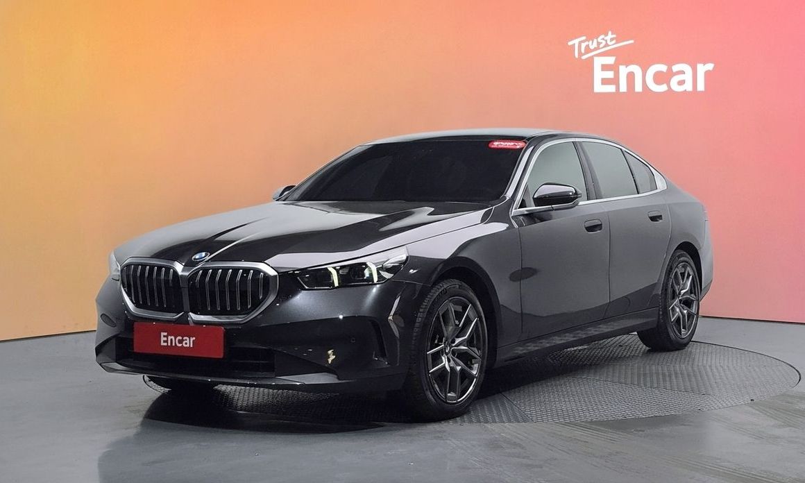 BMW 5-Series 520i, 2025