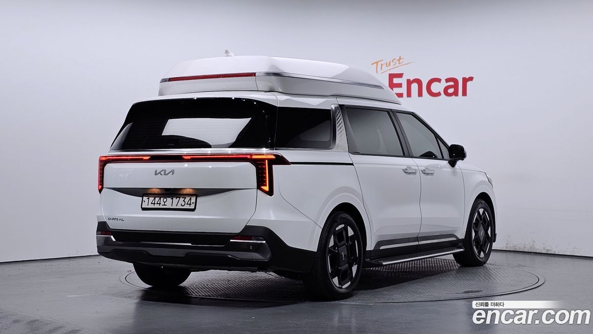 Kia Carnival 9-Seater Hi Limousine, 2024