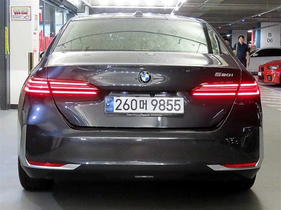 BMW 5-Series 520i, 2024