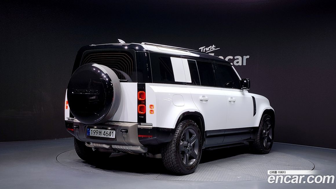 Land Rover Defender 110 D250 X-Dynamic SE, 2025