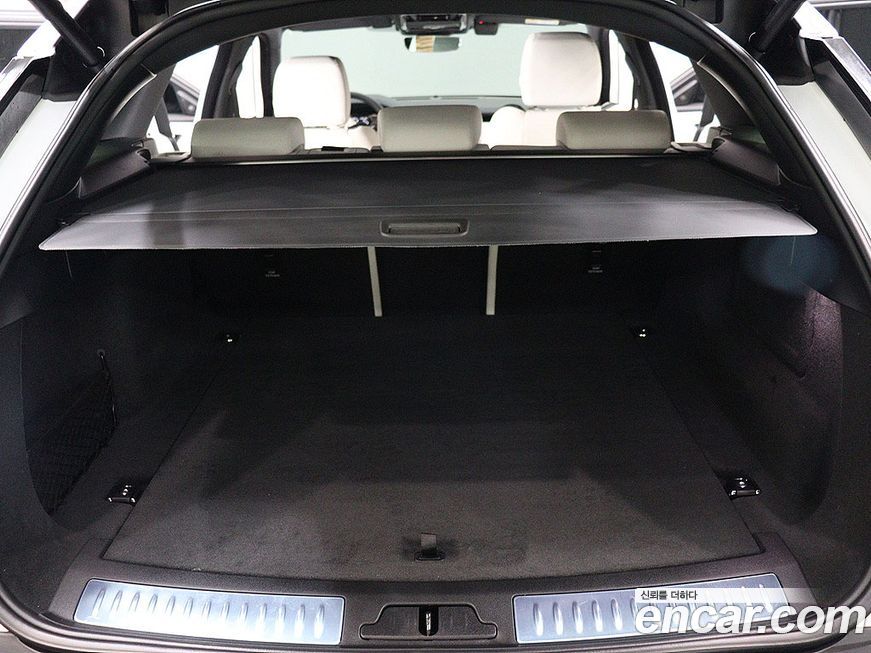 Land Rover Range Rover Velar 2.0 P250 R-Dynamic SE, 2023