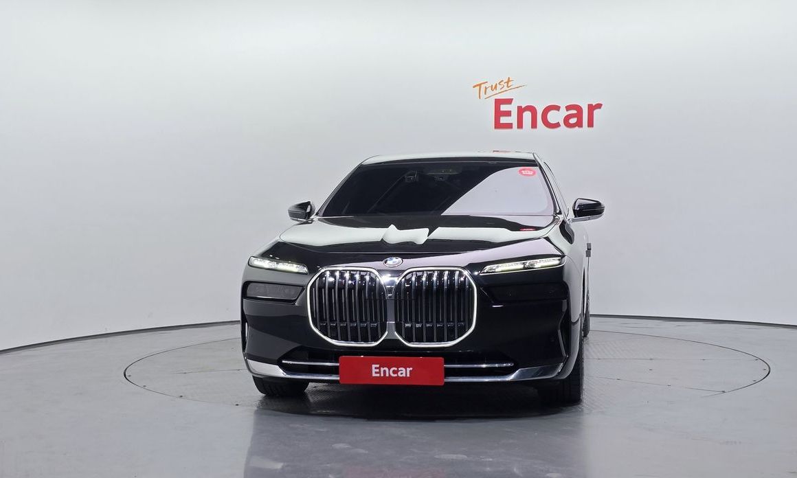 BMW 7-Series 740i sDrive Design Pure Excellence, 2023