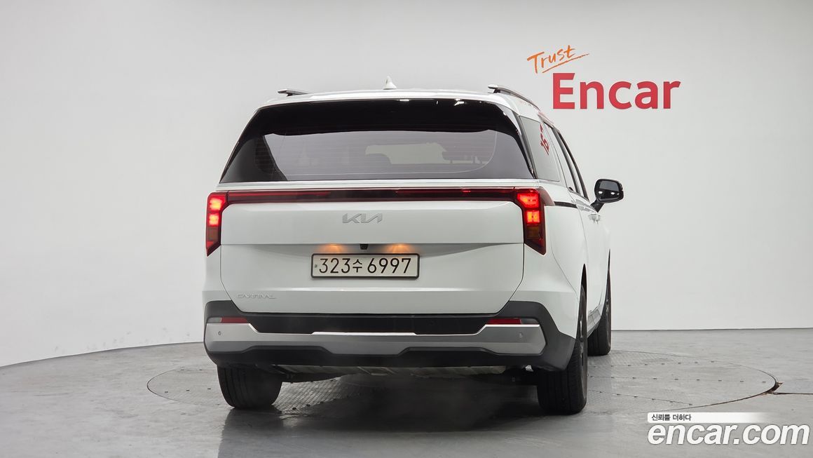 Kia Carnival 9-Seater Prestige, 2024