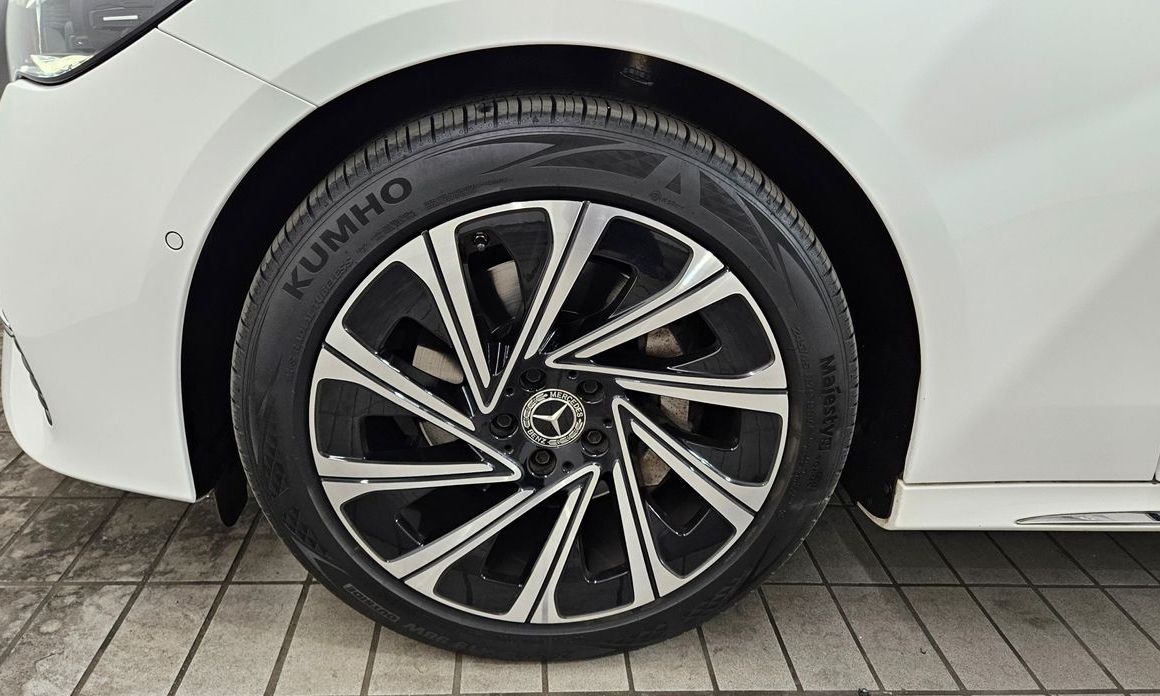 Mercedes-Benz E-Class E300 4MATIC Exclusive, 2024