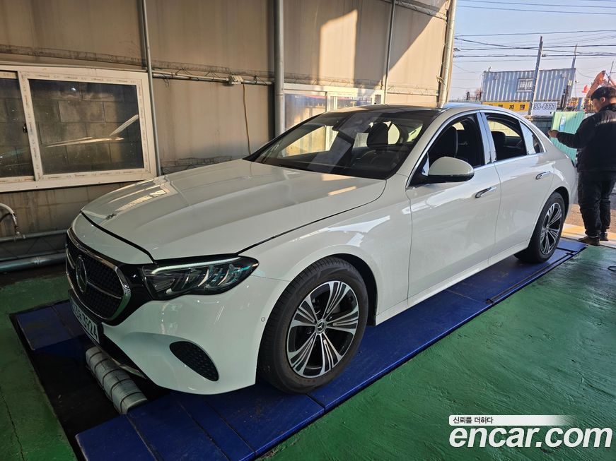 Mercedes-Benz E-Class E200 AMG Line, 2025