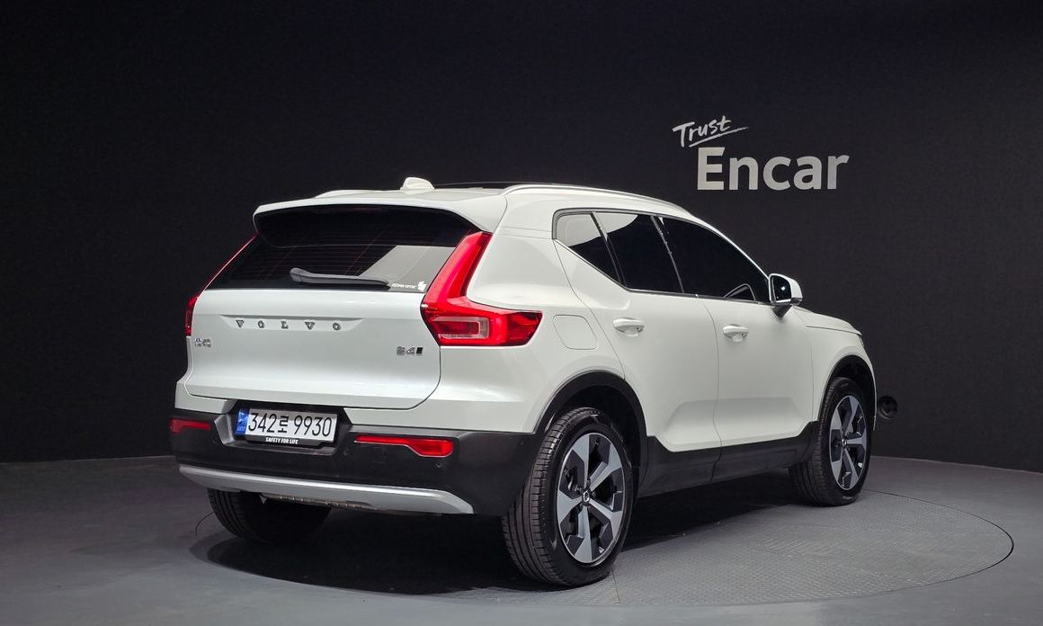 Volvo XC40 B4 Ultra Bright, 2025