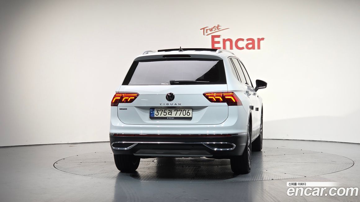 Volkswagen Tiguan 2.0 TSI Prestige, 2023