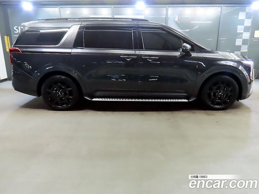 Kia Carnival 9-Seater Gravity, 2025