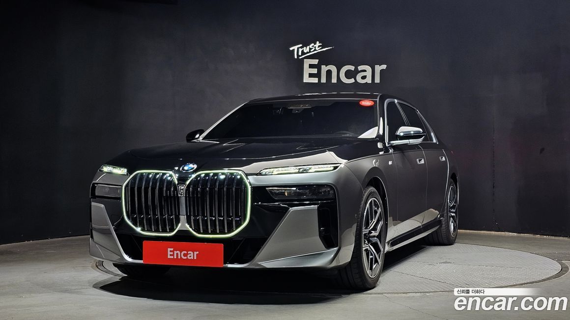 BMW 7-Series 740i xDrive M Sport, 2025