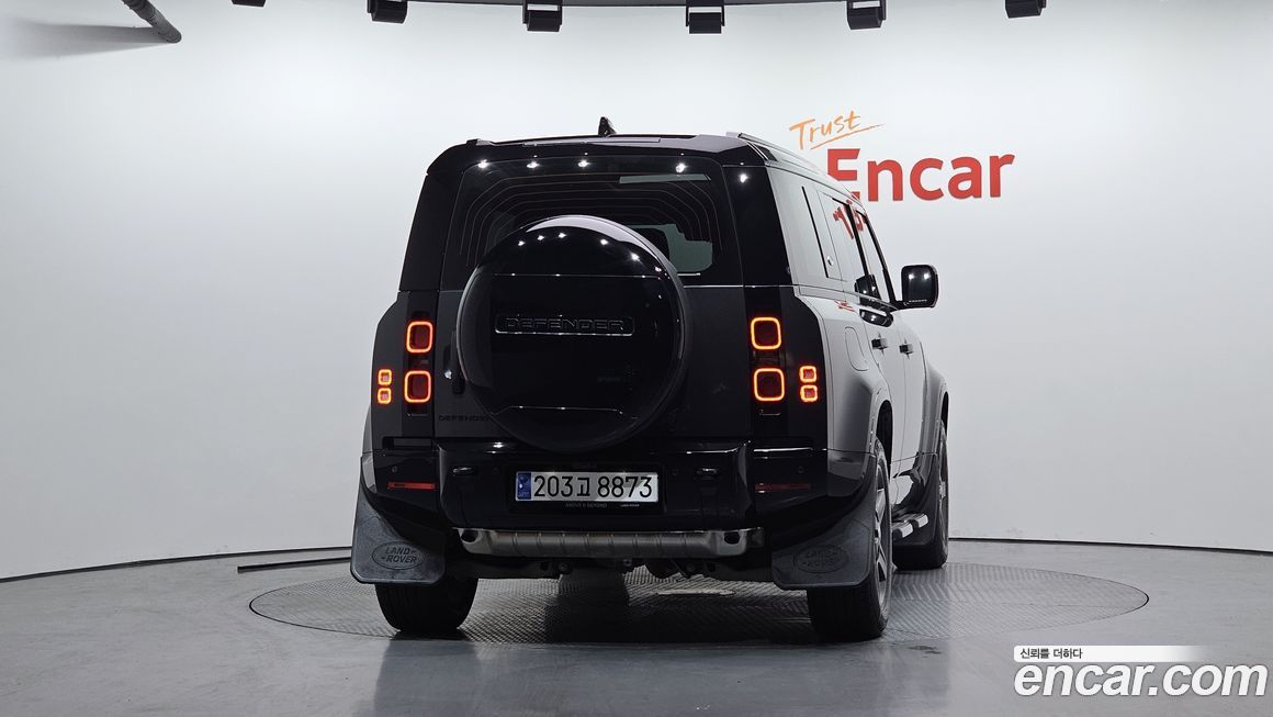 Land Rover Defender 110 P300 X-Dynamic SE, 2024