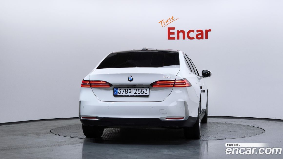 BMW 5-Series 520i, 2024