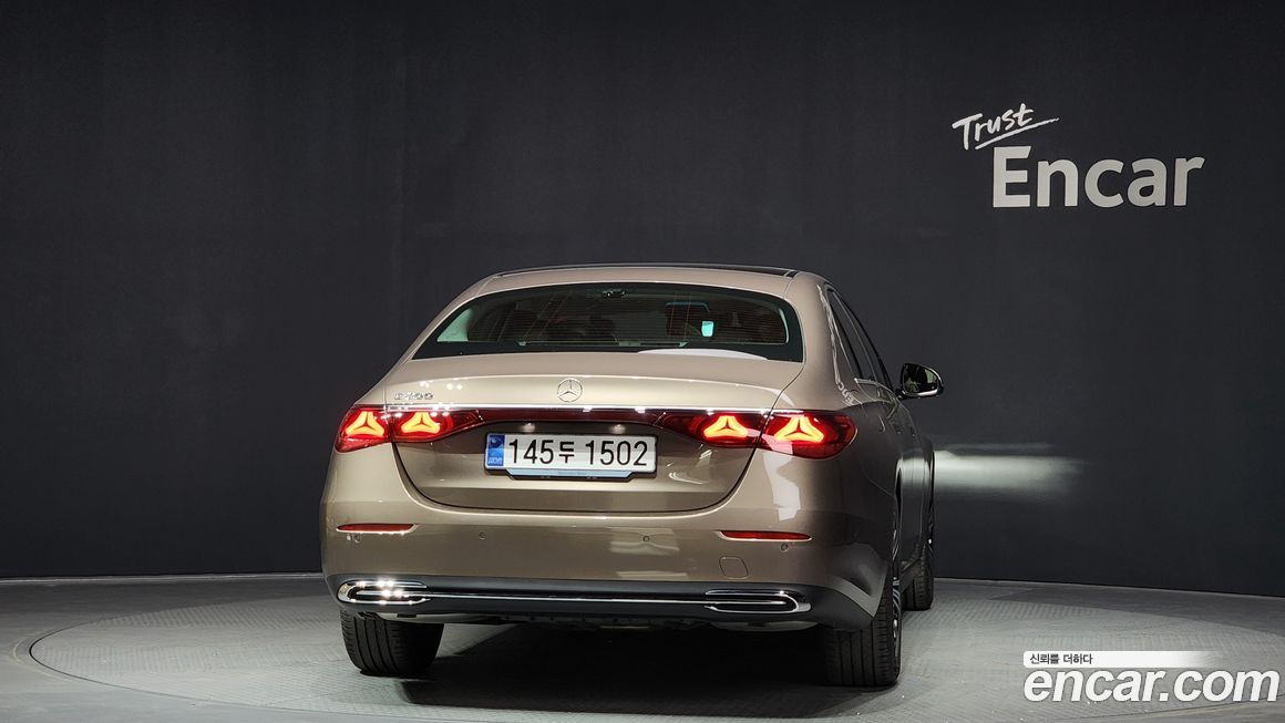 Mercedes-Benz E-Class E200 Avantgarde, 2025