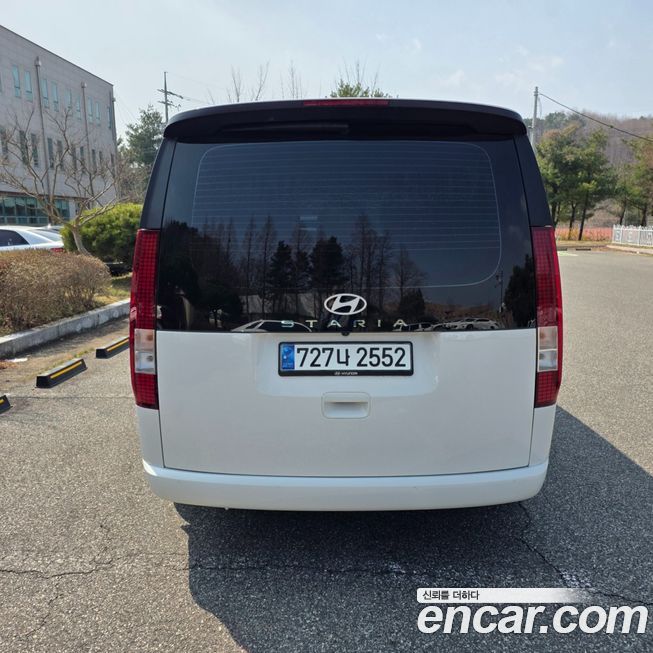 Hyundai Staria Tourer 11-Seater, 2025