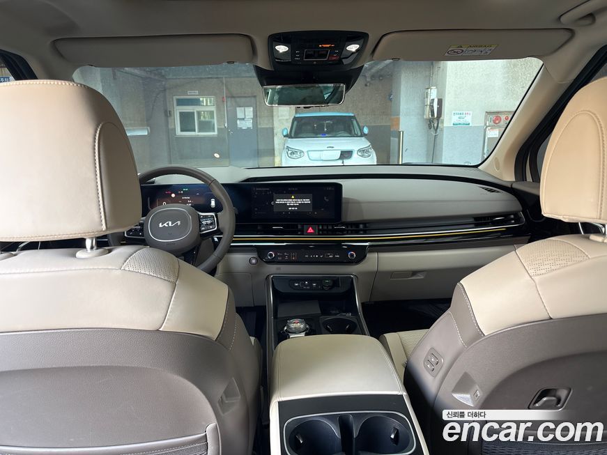Kia Carnival 9-Seater Gravity, 2024