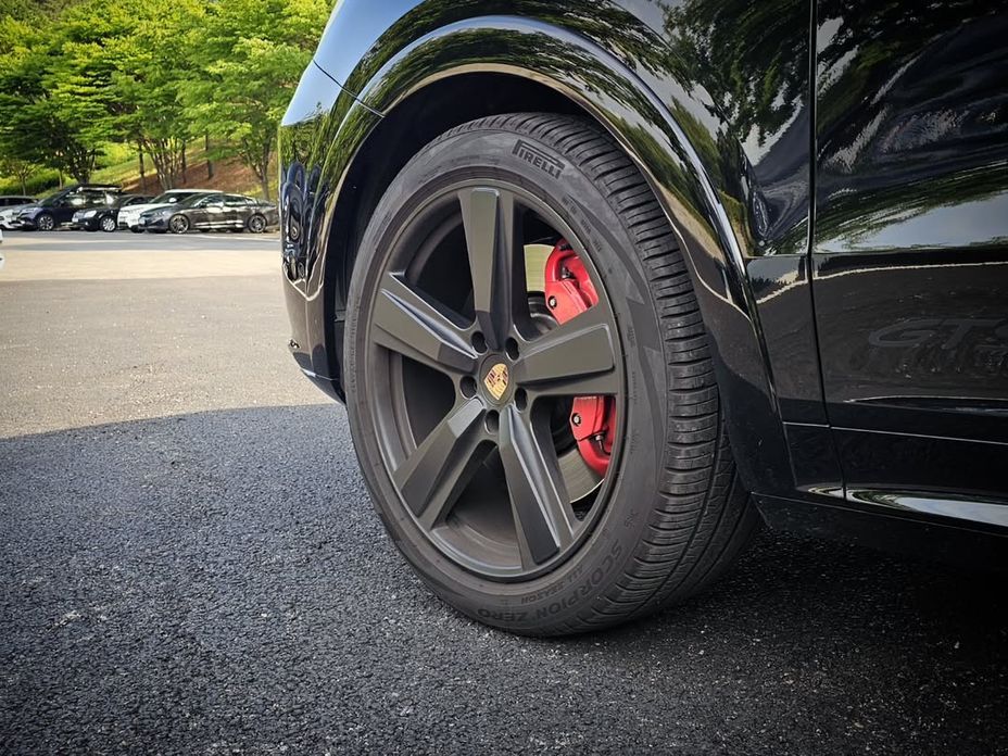 Porsche Cayenne 4.0 GTS Coupe, 2025