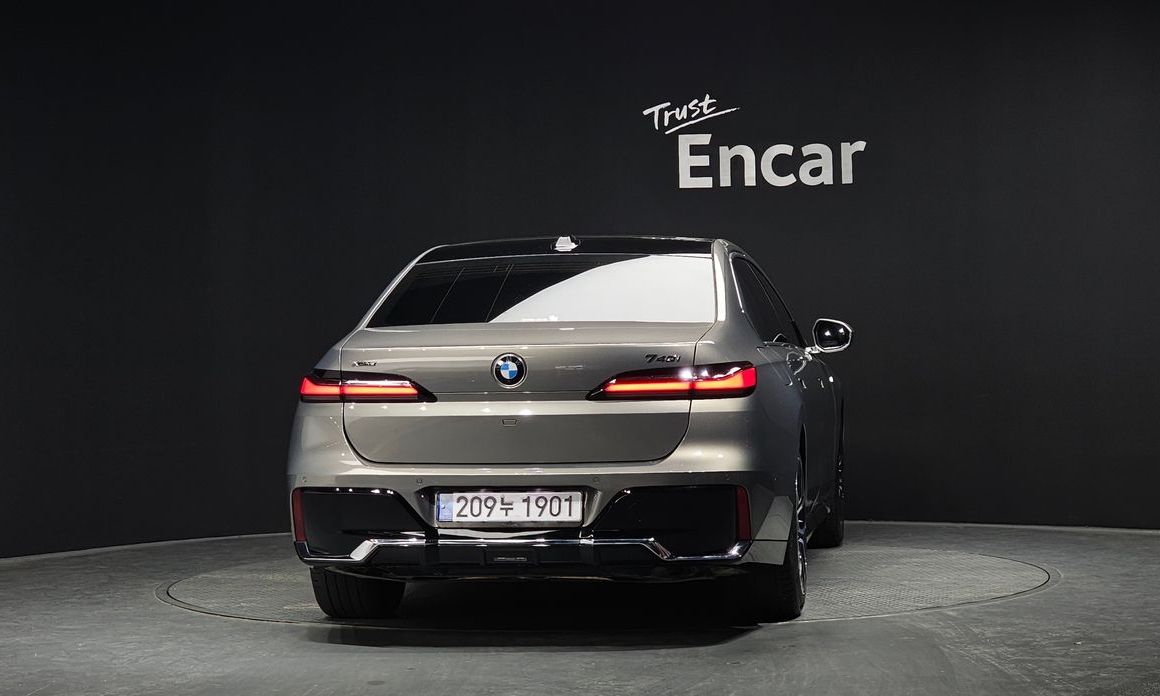 BMW 7-Series 740i xDrive M Sport, 2024