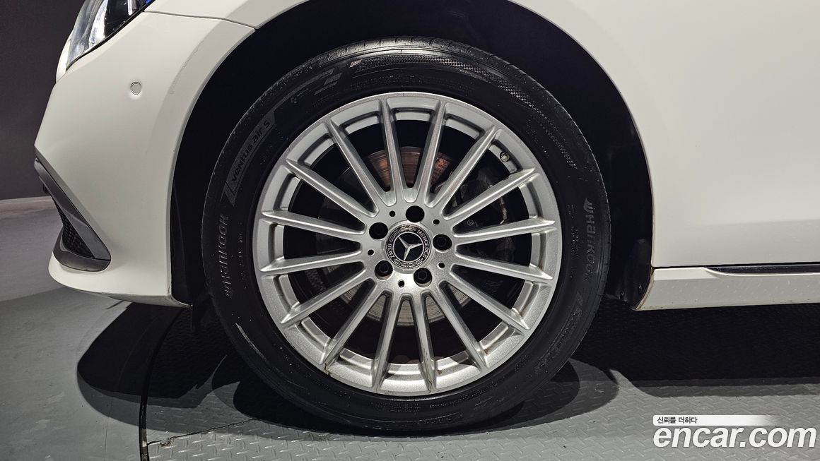 Mercedes-Benz E-Class E220d 4MATIC Exclusive, 2022