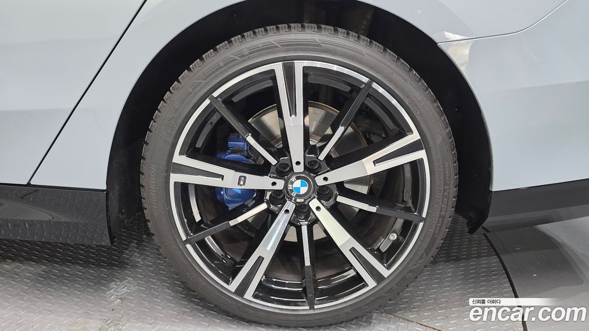 BMW 5-Series 530i xDrive M Sport, 2025