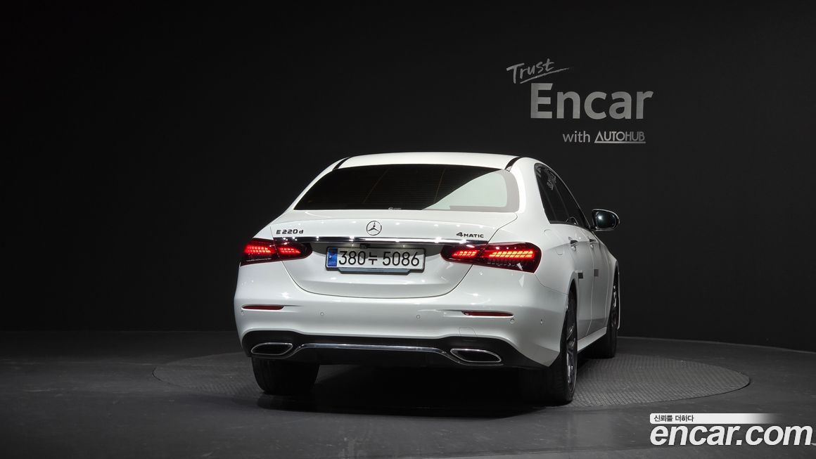 Mercedes-Benz E-Class E220d 4MATIC AMG Line, 2023