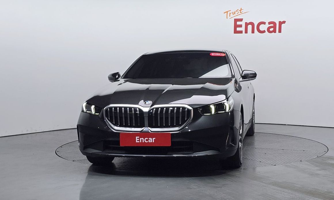 BMW 5-Series 520i, 2025