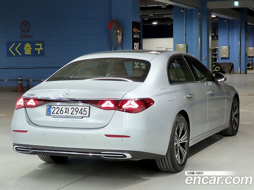 Mercedes-Benz E-Class E200 Avantgarde, 2025