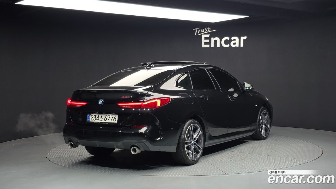 BMW 2-Series 220i M Sports, 2023