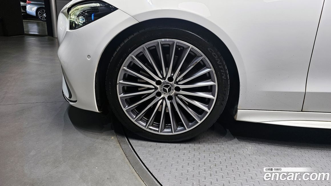 Mercedes-Benz C-Class C300 4MATIC AMG Line, 2023