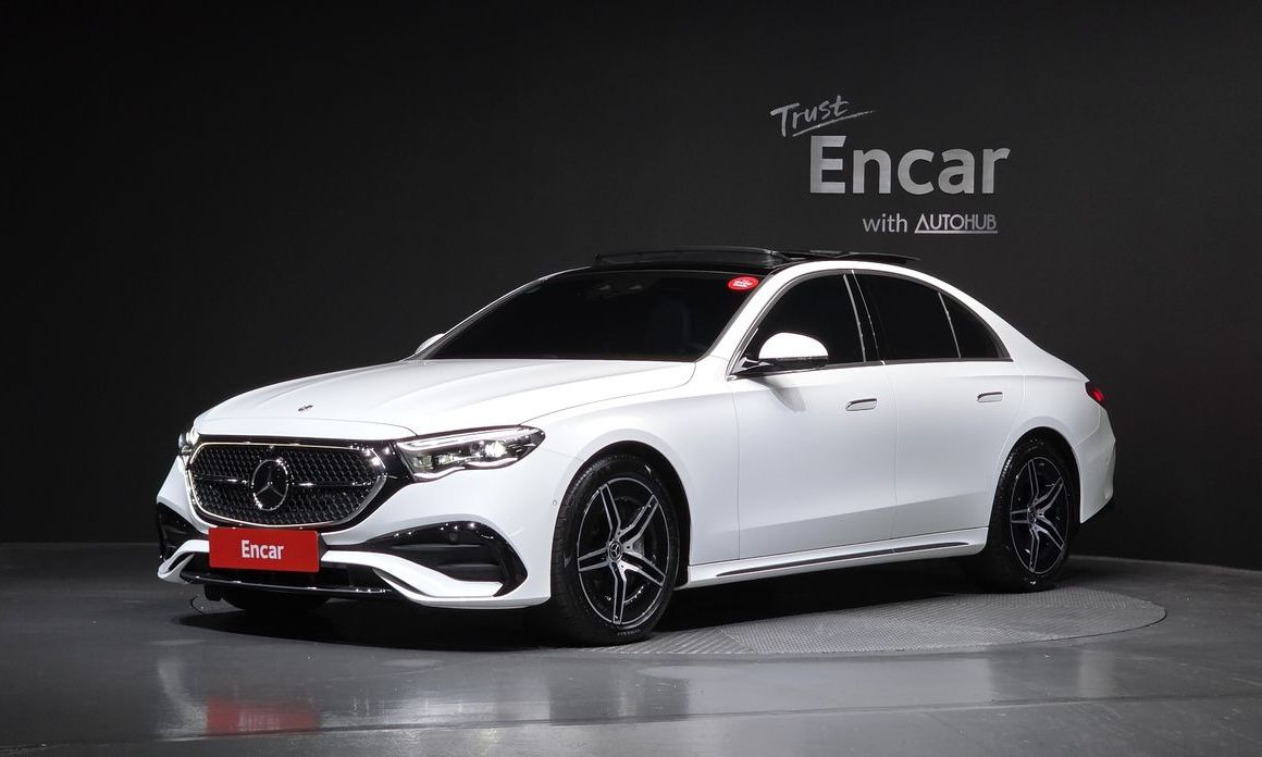 Mercedes-Benz E-Class E300 4MATIC AMG Line, 2025
