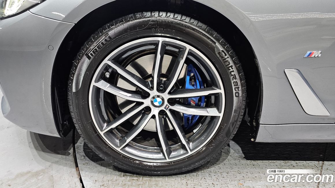 BMW 5-Series 520i M Sport, 2023