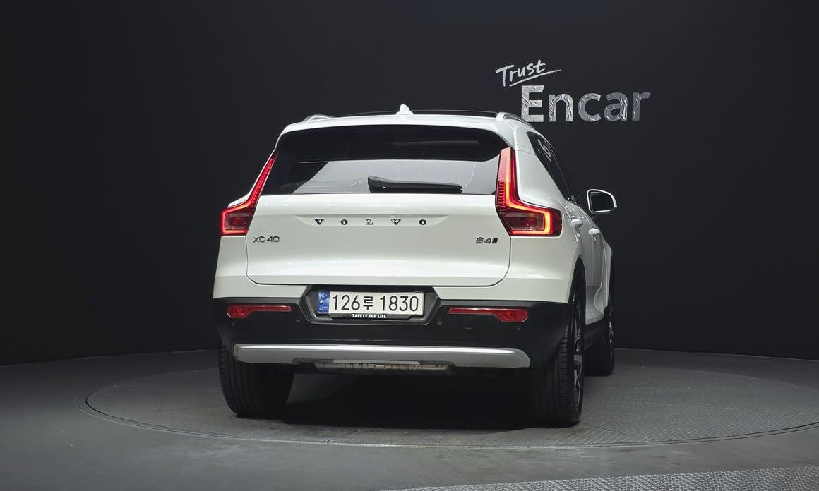 Volvo XC40 B4 Ultimate Bright, 2024
