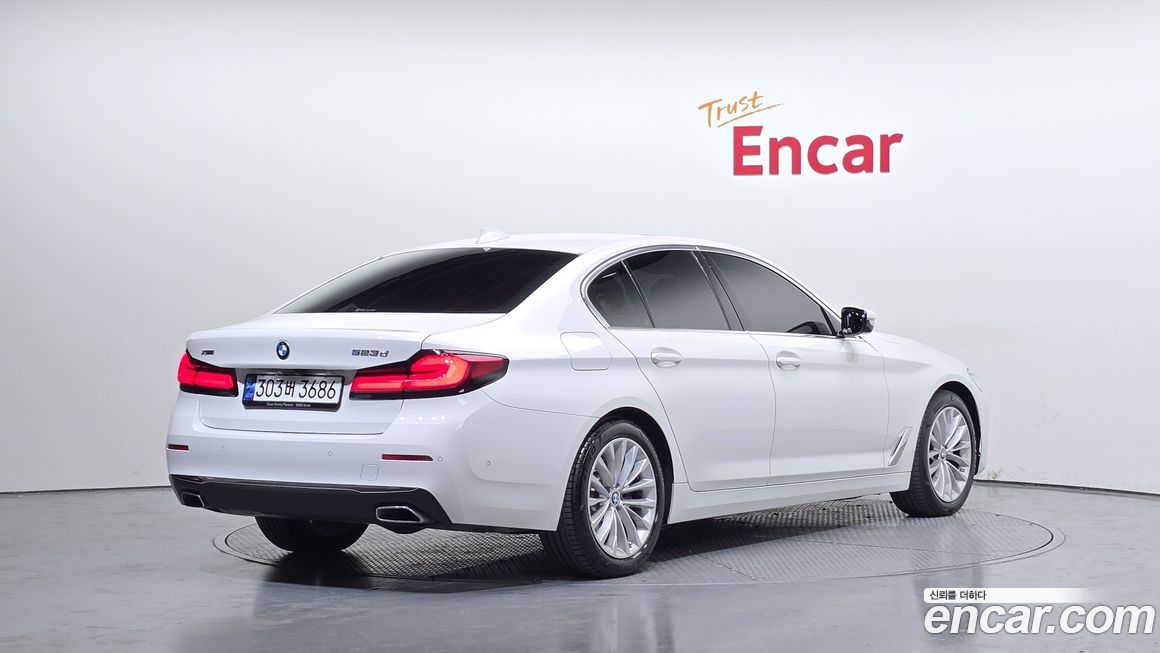 BMW 5-Series 523d xDrive Luxury, 2023