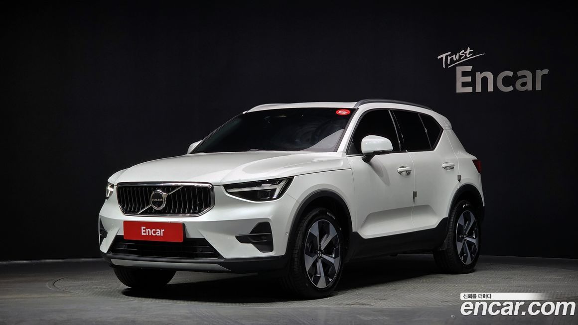 Volvo XC40 B4 Ultimate Bright, 2024