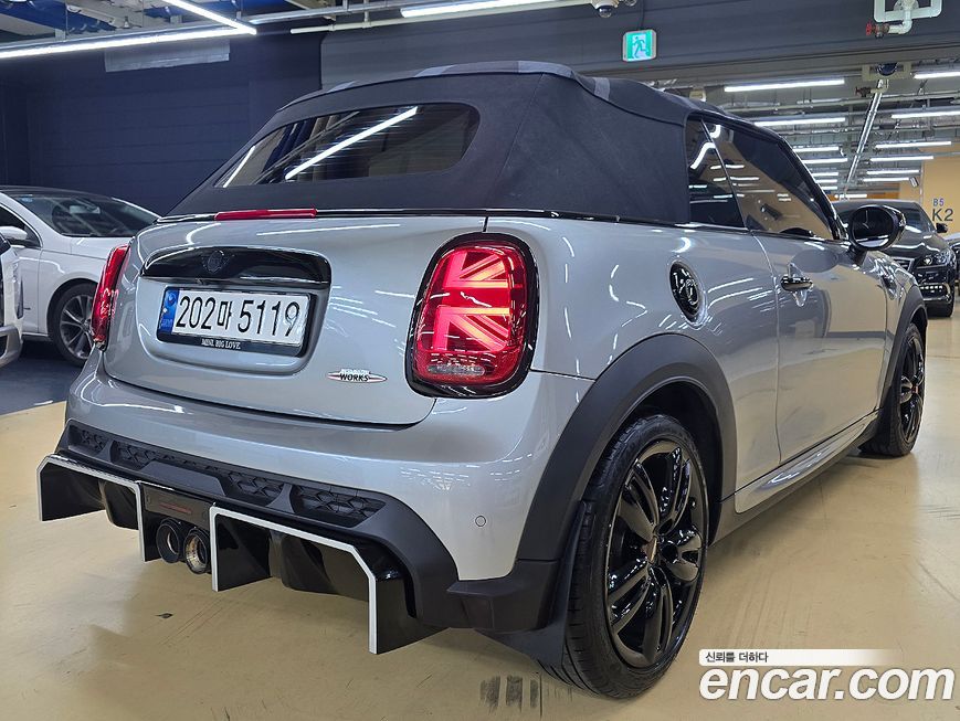 Mini Cooper Convertible JCW, 2024
