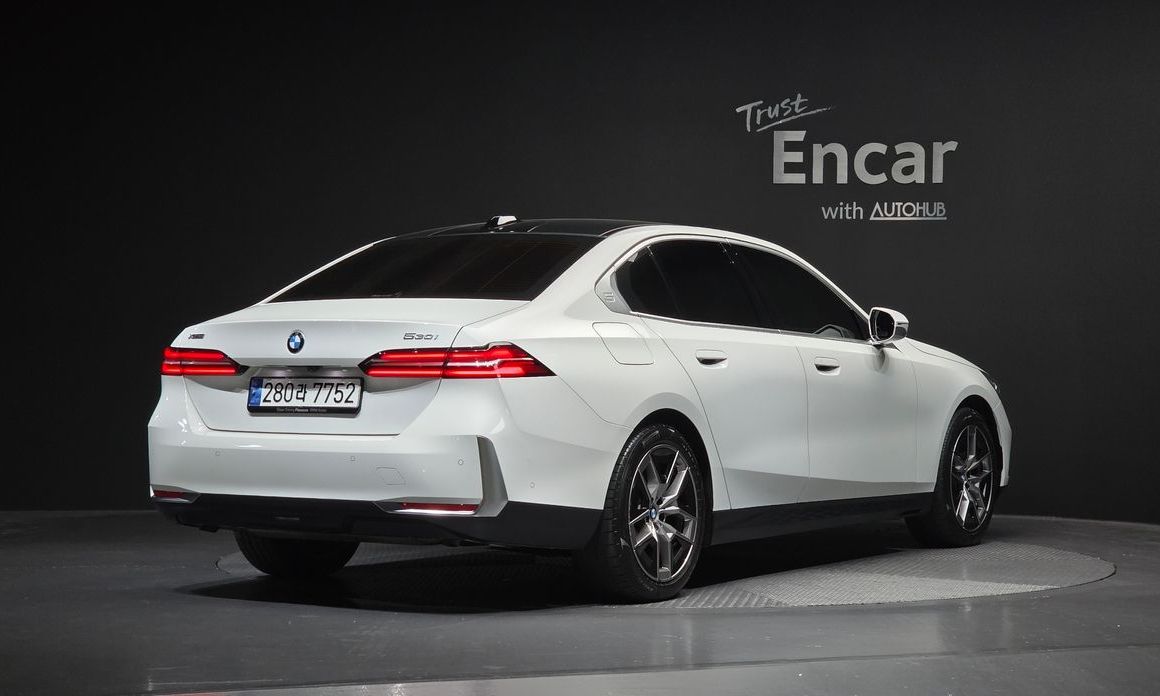 BMW 5-Series 530i xDrive, 2024
