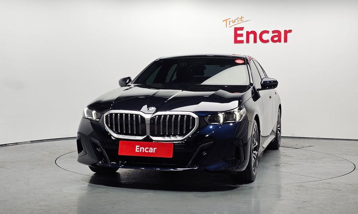 BMW 5-Series 520i M Sport, 2025