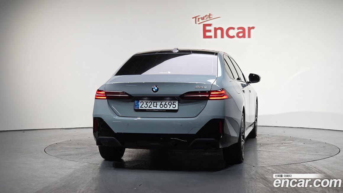 BMW 5-Series 520i M Sport, 2025