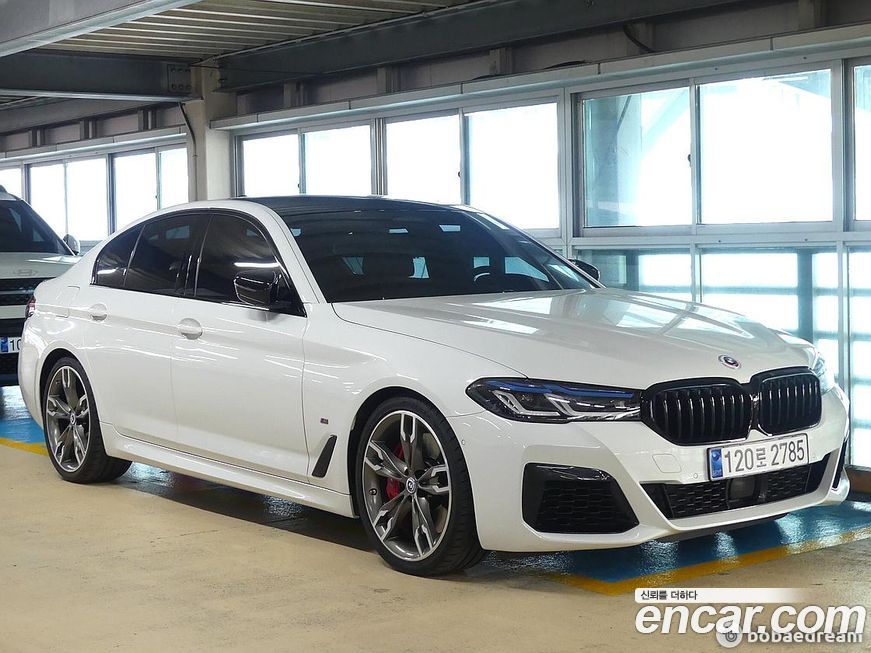 BMW 5-Series M550i xDrive, 2023