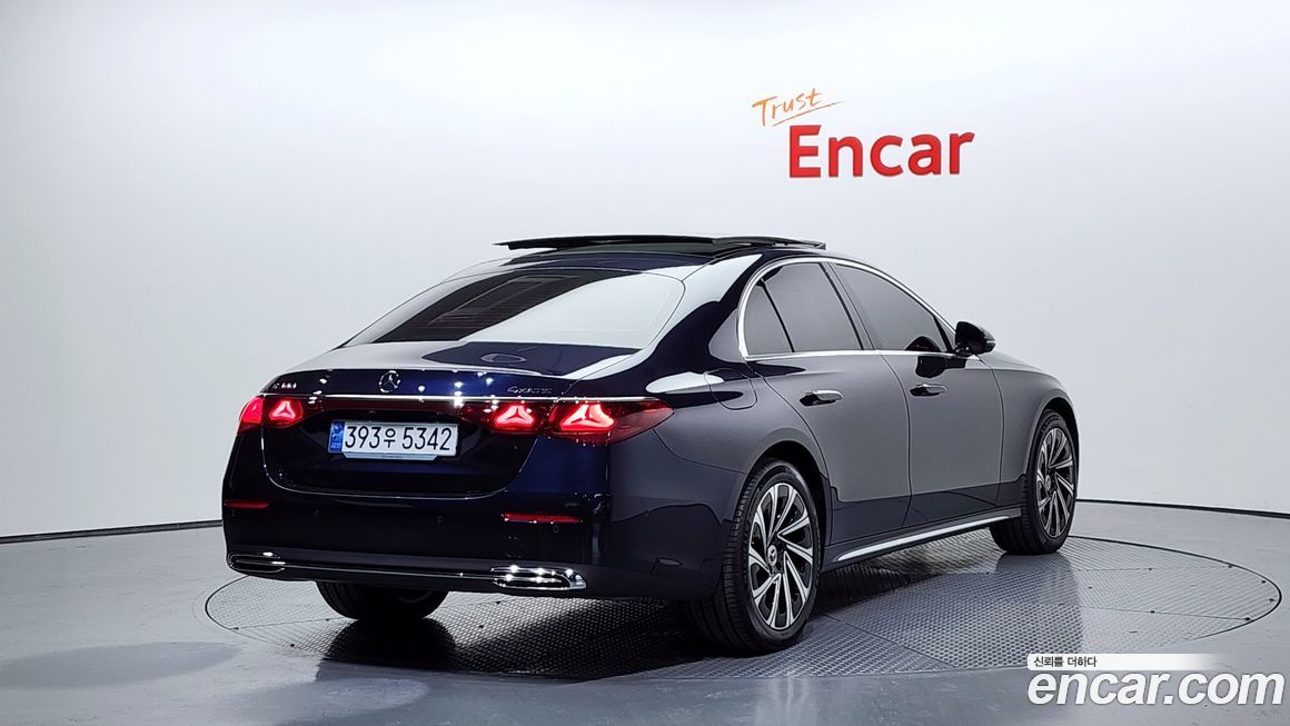 Mercedes-Benz E-Class E300 4MATIC Exclusive, 2024