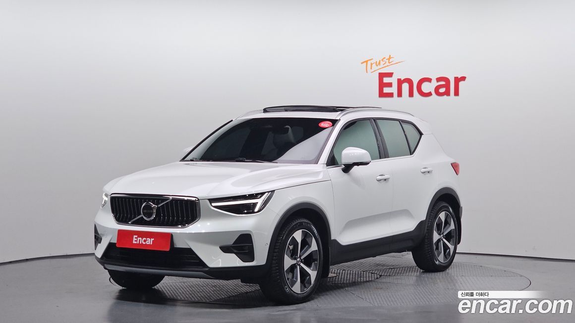 Volvo XC40 B4 Ultra Bright, 2025